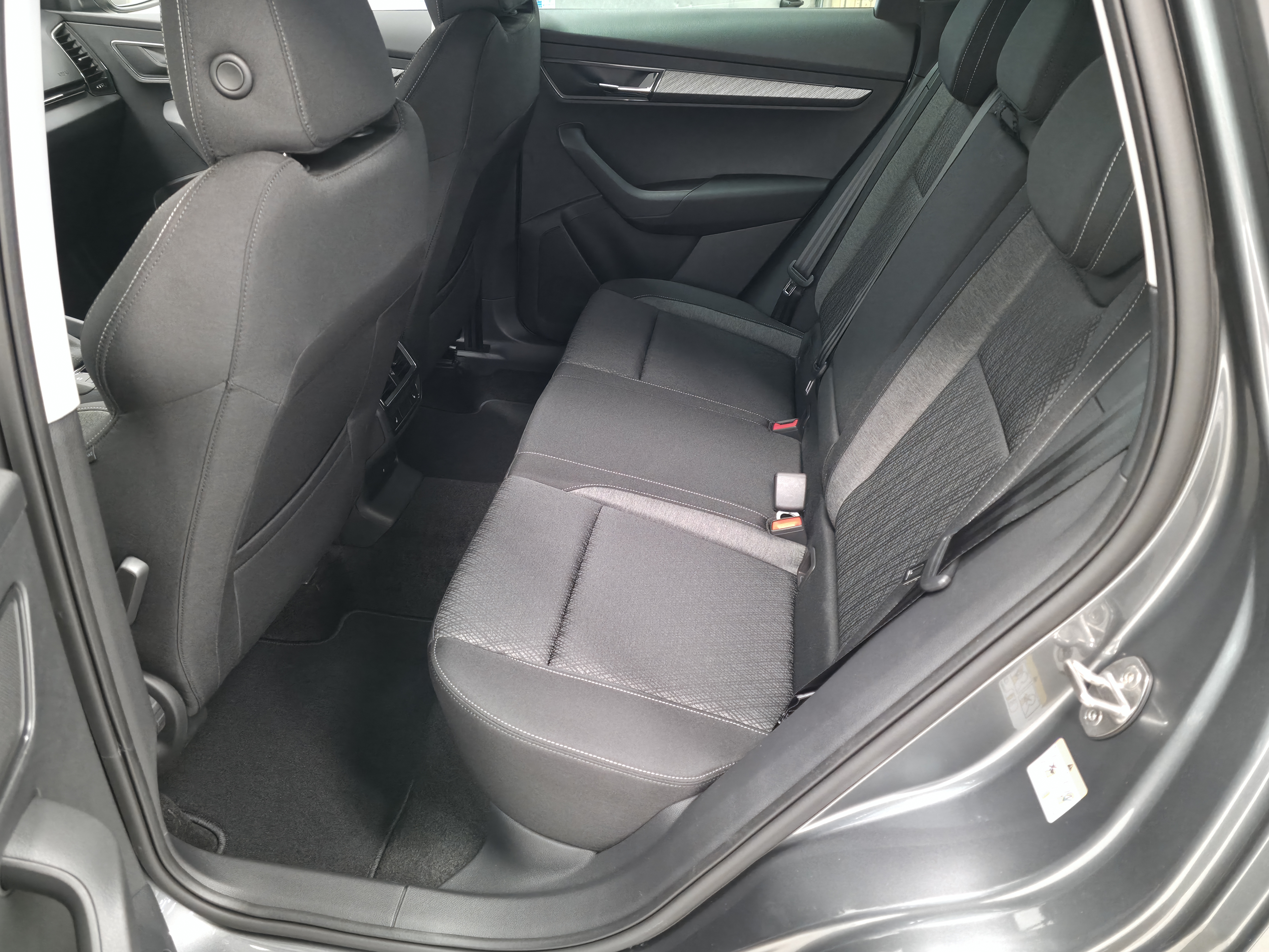 Skoda Karoq 1.5 TSI Style DSG Autom. 2027, kuva 6/9