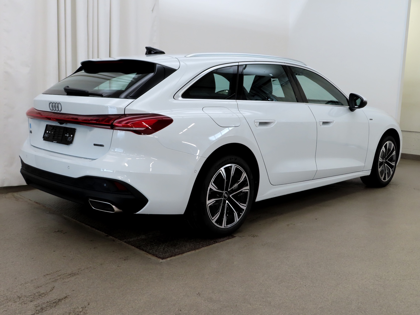 Audi A5 Avant e-hybrid quattro 220 kW 2026, photo 3/9