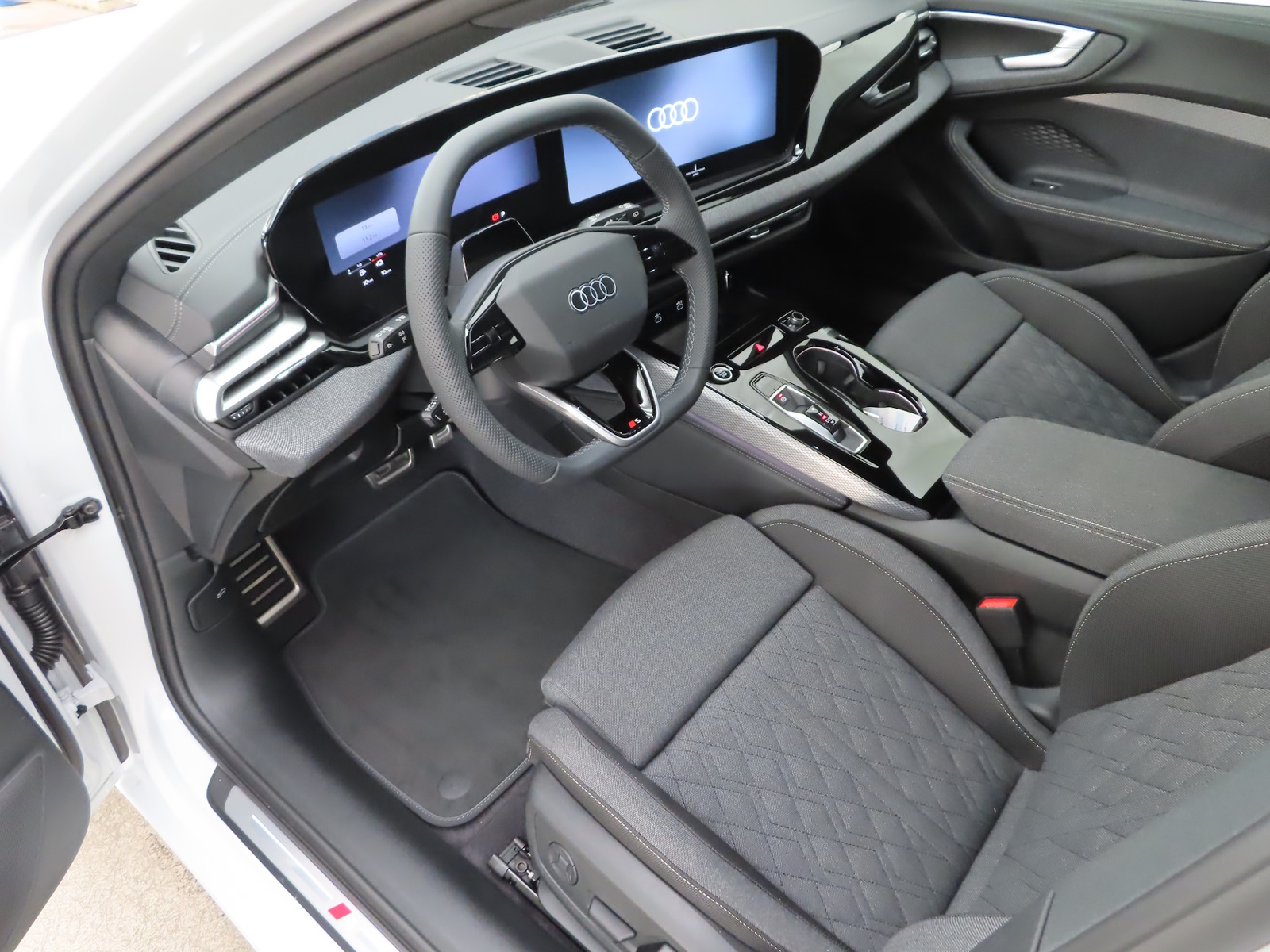 Audi A5 Avant e-hybrid quattro 220 kW 2026, photo 5/9