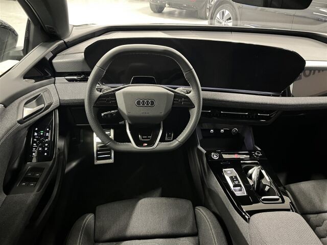 Audi A6 e-tron 2026 Avant quattro S line