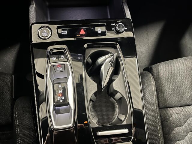 Audi A6 e-tron 2026 Avant quattro S line