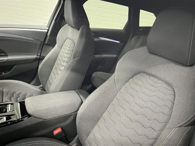 Audi A6 e-tron 2026 Avant quattro S line