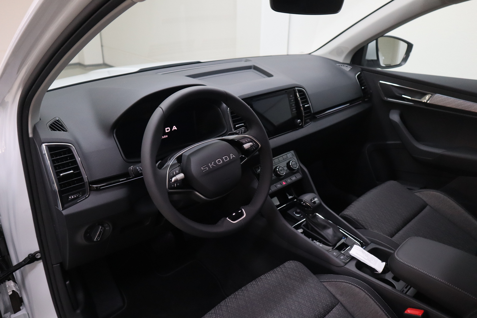 Skoda Karoq 1.5 TSI Style DSG Autom. 2026, photo 7/15