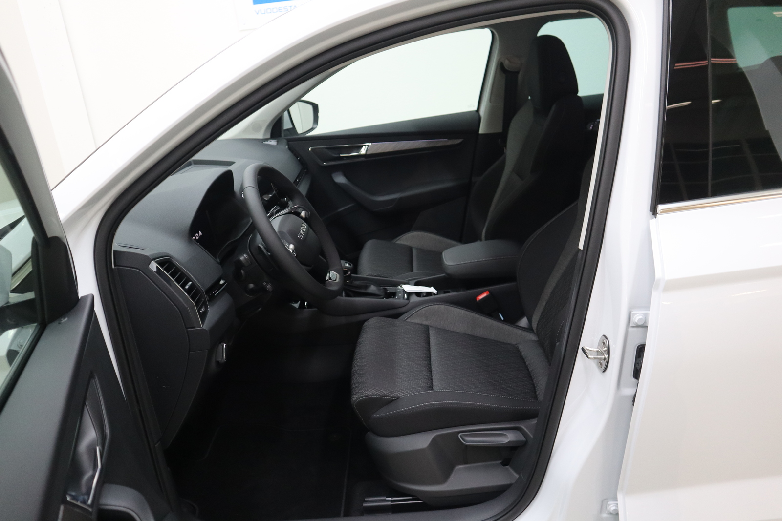 Skoda Karoq 1.5 TSI Style DSG Autom. 2026, photo 6/15