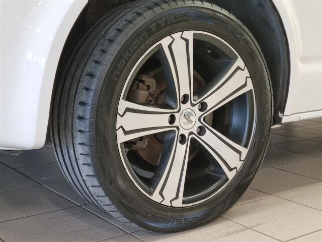 VOLKSWAGEN Caravelle 2013 Comfortline pitkä 2,0 TDI 103 kW 4Motion 3200 kg / 9-Paikkainen / Webasto / Koukku