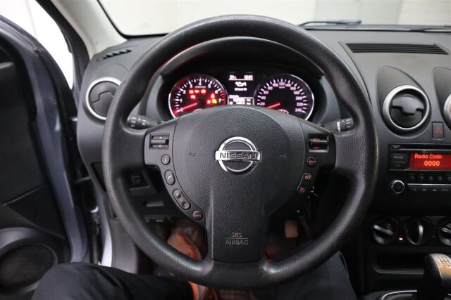 NISSAN Qashqai 2012 1,6L Stop / Start System Select Edition 2WD