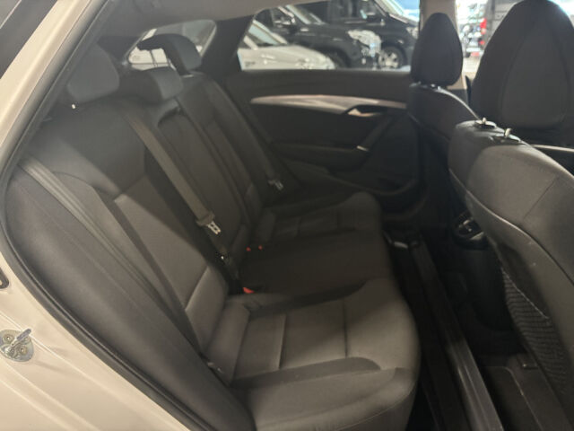 HYUNDAI i40 2015 Wagon 1,7 CRDi 85kW 6MT ISG Comfort *Vetokoukku *Lohkolämmitin *Vakionopeudensäädin *Juuri huollettu