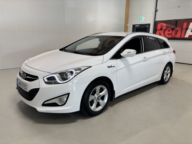 HYUNDAI i40 2015 Wagon 1,7 CRDi 85kW 6MT ISG Comfort *Vetokoukku *Lohkolämmitin *Vakionopeudensäädin *Juuri huollettu