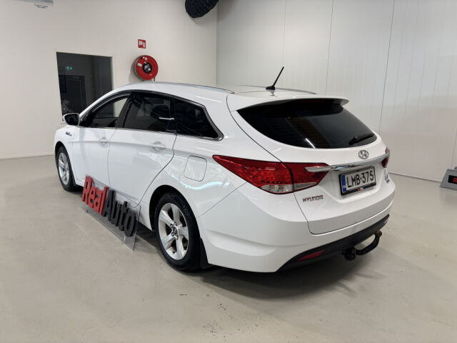 HYUNDAI i40 2015 Wagon 1,7 CRDi 85kW 6MT ISG Comfort *Vetokoukku *Lohkolämmitin *Vakionopeudensäädin *Juuri huollettu