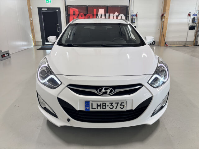 HYUNDAI i40 2015 Wagon 1,7 CRDi 85kW 6MT ISG Comfort *Vetokoukku *Lohkolämmitin *Vakionopeudensäädin *Juuri huollettu