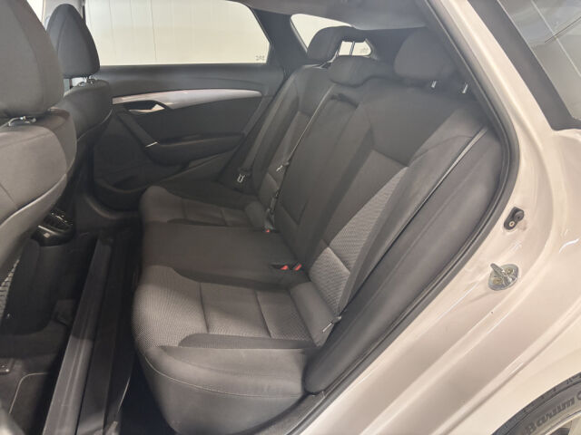 HYUNDAI i40 2015 Wagon 1,7 CRDi 85kW 6MT ISG Comfort *Vetokoukku *Lohkolämmitin *Vakionopeudensäädin *Juuri huollettu