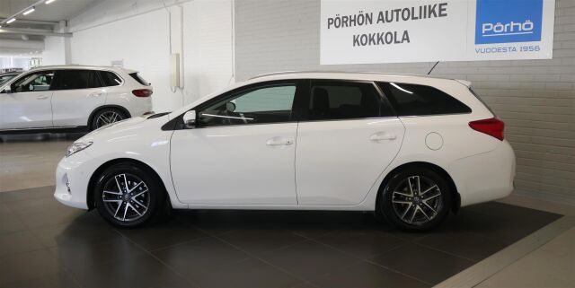TOYOTA Auris 2014 Touring Sports 1,6 Valvematic Active Edition