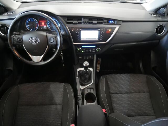 TOYOTA Auris 2014 Touring Sports 1,6 Valvematic Active Edition
