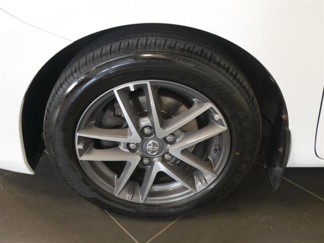 TOYOTA Auris 2014 Touring Sports 1,6 Valvematic Active Edition