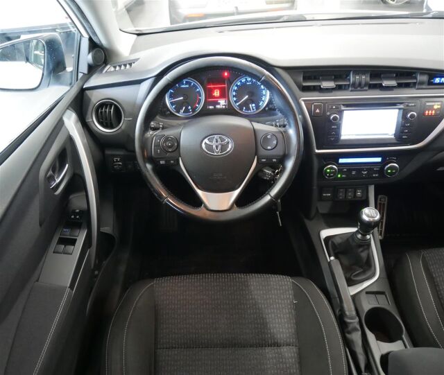 TOYOTA Auris 2014 Touring Sports 1,6 Valvematic Active Edition