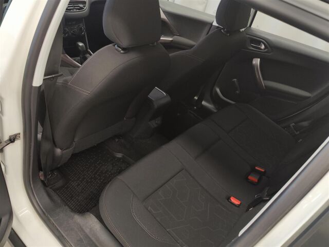 PEUGEOT 2008 2015 Vision VTi 82