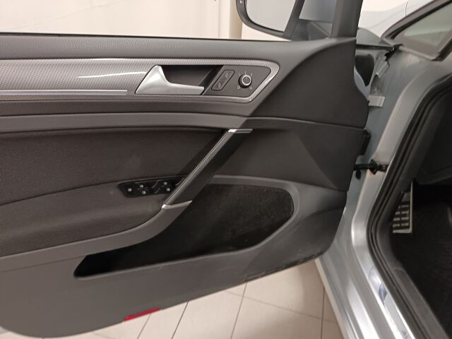 VOLKSWAGEN Golf 2015 Variant Alltrack 2,0 TDI 135 kW (184 hv) BlueMotion Technology 4MOTION DSG-aut