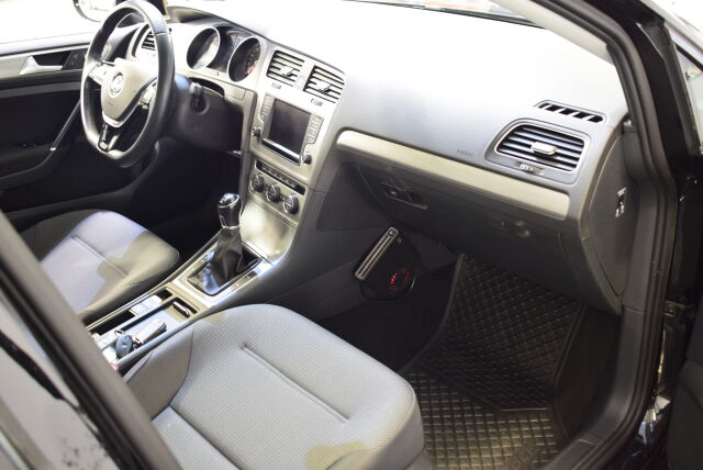 VOLKSWAGEN Golf 2015 Variant Comfortline 1,4 TSI 92 kW (125 hv)