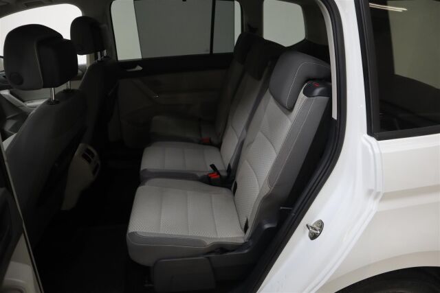 VOLKSWAGEN Touran 2016 Comfortline 1,4 TSI 110 kW (150 hv) DSG-automaatti