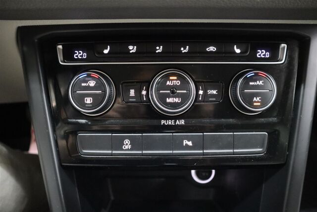 VOLKSWAGEN Touran 2016 Comfortline 1,4 TSI 110 kW (150 hv) DSG-automaatti