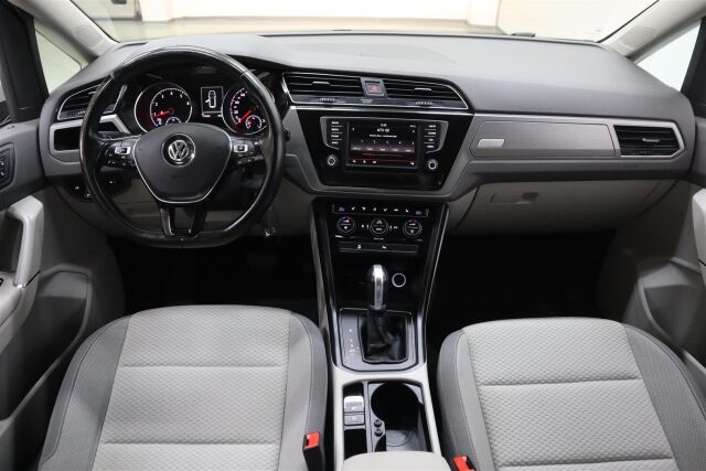 VOLKSWAGEN Touran 2016 Comfortline 1,4 TSI 110 kW (150 hv) DSG-automaatti