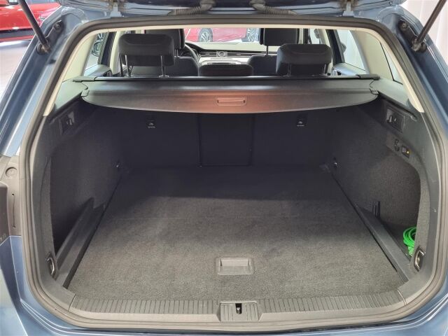 VOLKSWAGEN Passat 2016 Variant Comfortline 1,6 TDI 88 kW (120 hv) DSG * Vetokoukku, Moottorinlämmitin, Pysäköintitutka *