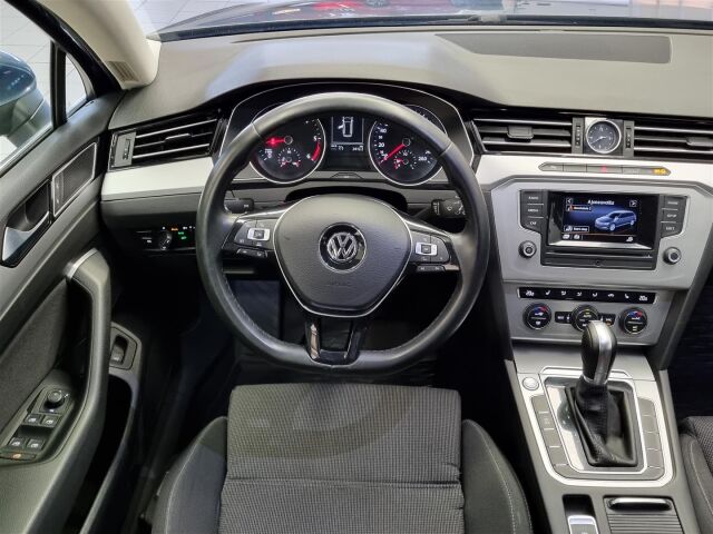 VOLKSWAGEN Passat 2016 Variant Comfortline 1,6 TDI 88 kW (120 hv) DSG * Vetokoukku, Moottorinlämmitin, Pysäköintitutka *