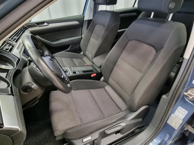 VOLKSWAGEN Passat 2016 Variant Comfortline 1,6 TDI 88 kW (120 hv) DSG * Vetokoukku, Moottorinlämmitin, Pysäköintitutka *