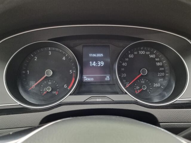 VOLKSWAGEN Passat 2016 Variant Comfortline 1,6 TDI 88 kW (120 hv) DSG * Vetokoukku, Moottorinlämmitin, Pysäköintitutka *
