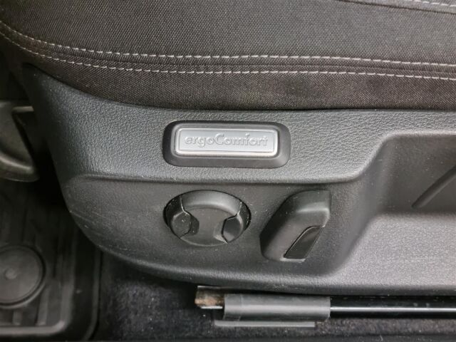 VOLKSWAGEN Passat 2016 Variant Comfortline 1,6 TDI 88 kW (120 hv) DSG * Vetokoukku, Moottorinlämmitin, Pysäköintitutka *