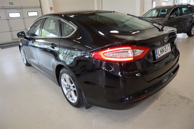 FORD Mondeo 2016 2,0 TDCi 150hv M6 Titanium Business 5D