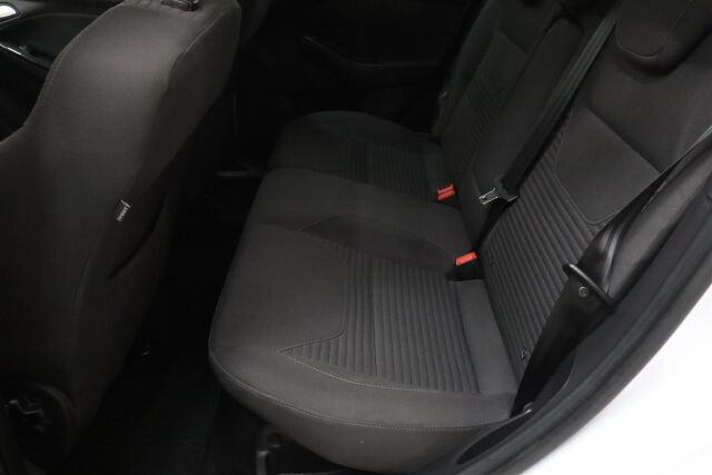 FORD Focus 2016 1,5 EcoBoost 150 hv Start/Stop M6 Titanium 5-ovinen