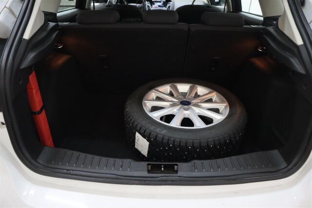 FORD Focus 2016 1,5 EcoBoost 150 hv Start/Stop M6 Titanium 5-ovinen