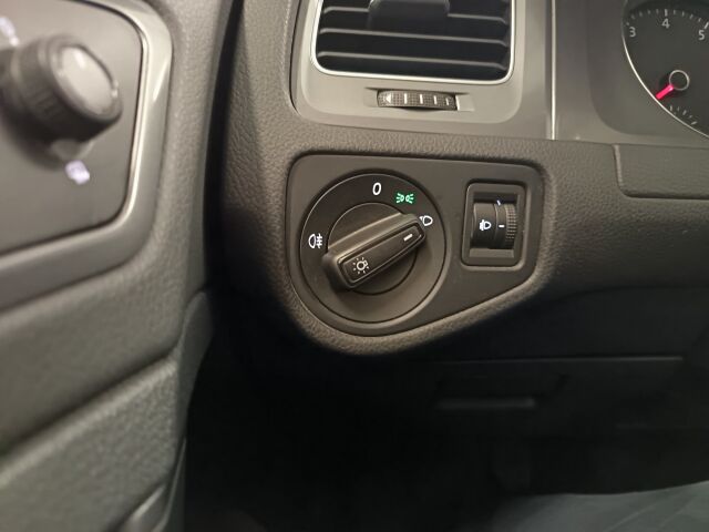 VOLKSWAGEN Golf 2017 Variant Luxline 1,2 TSI 63 kW (85 hv)*HYVÄKUNTOINEN PERUSBENSAFARKKU*