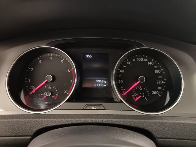 VOLKSWAGEN Golf 2017 Variant Luxline 1,2 TSI 63 kW (85 hv)*HYVÄKUNTOINEN PERUSBENSAFARKKU*