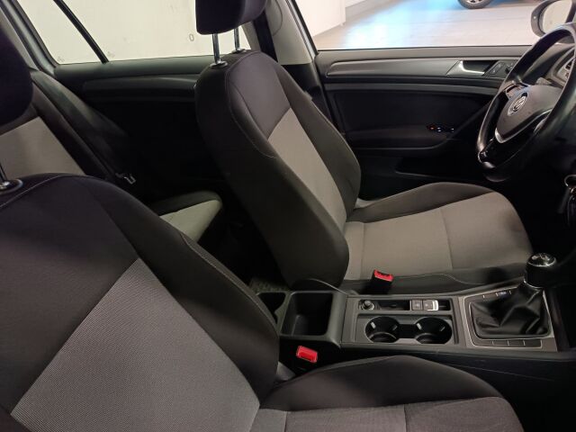 VOLKSWAGEN Golf 2017 Variant Luxline 1,2 TSI 63 kW (85 hv)*HYVÄKUNTOINEN PERUSBENSAFARKKU*