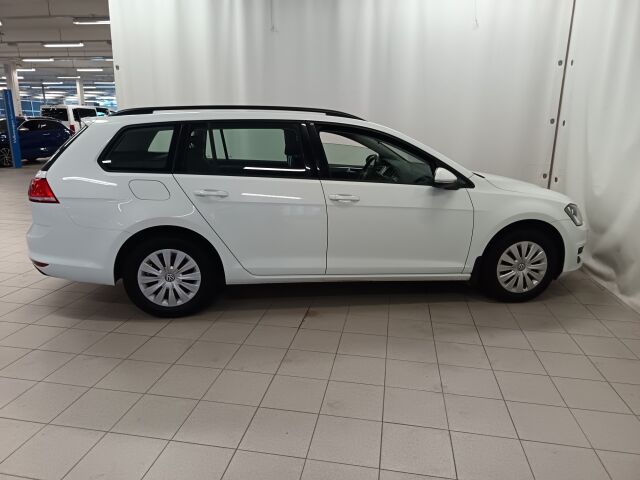 VOLKSWAGEN Golf 2017 Variant Luxline 1,2 TSI 63 kW (85 hv)*HYVÄKUNTOINEN PERUSBENSAFARKKU*