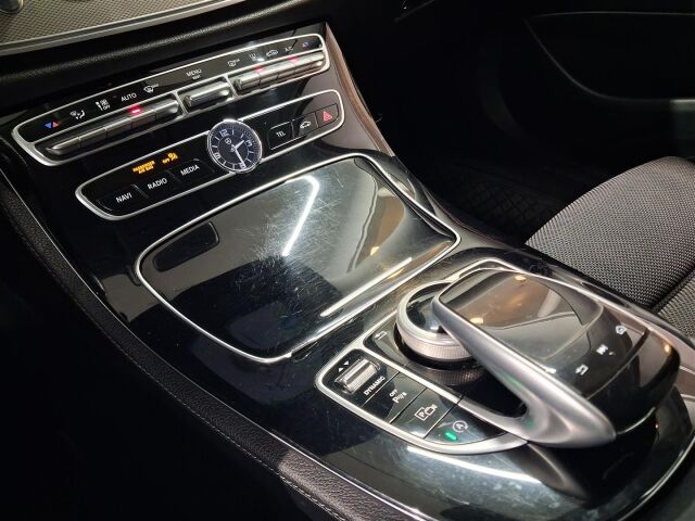 MERCEDES-BENZ E 2017 220 d 4Matic A Premium Business