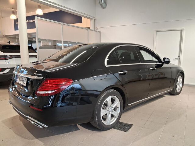 MERCEDES-BENZ E 2017 220 d 4Matic A Premium Business