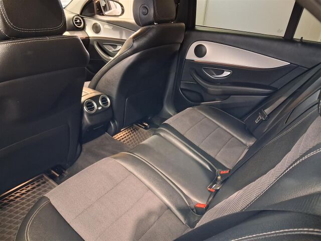 MERCEDES-BENZ E 2017 220 d 4Matic A Premium Business