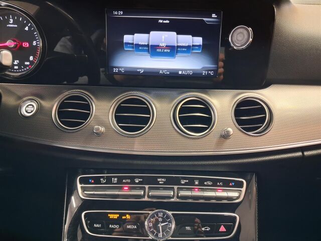 MERCEDES-BENZ E 2017 220 d 4Matic A Premium Business