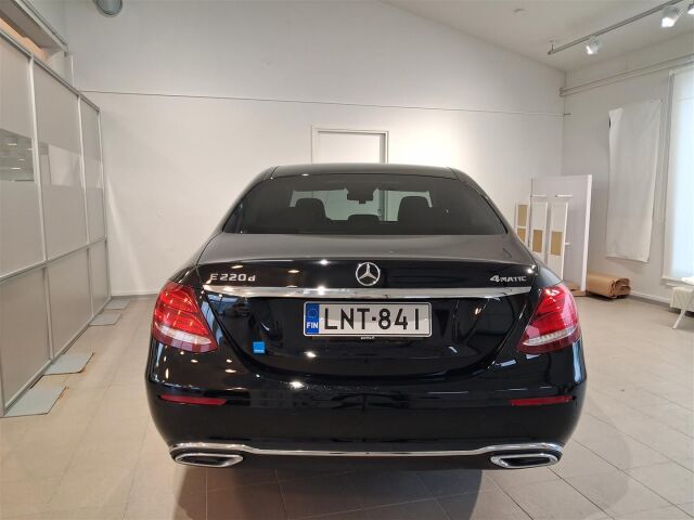 MERCEDES-BENZ E 2017 220 d 4Matic A Premium Business