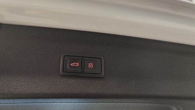 AUDI Q3 2017 Pro Business Sport 2,0 TDI clean diesel 110 kW S tronic