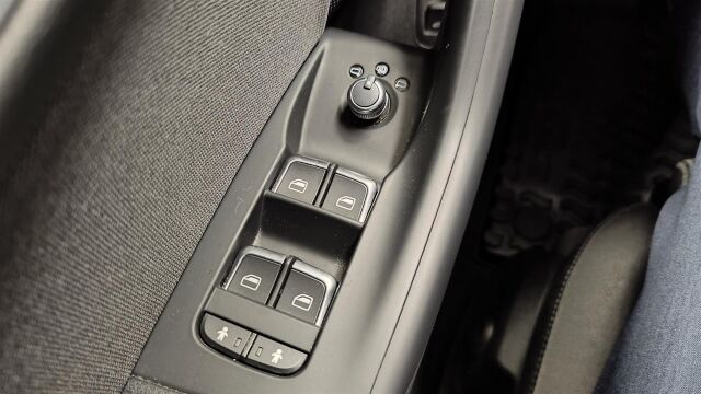 AUDI Q3 2017 Pro Business Sport 2,0 TDI clean diesel 110 kW S tronic