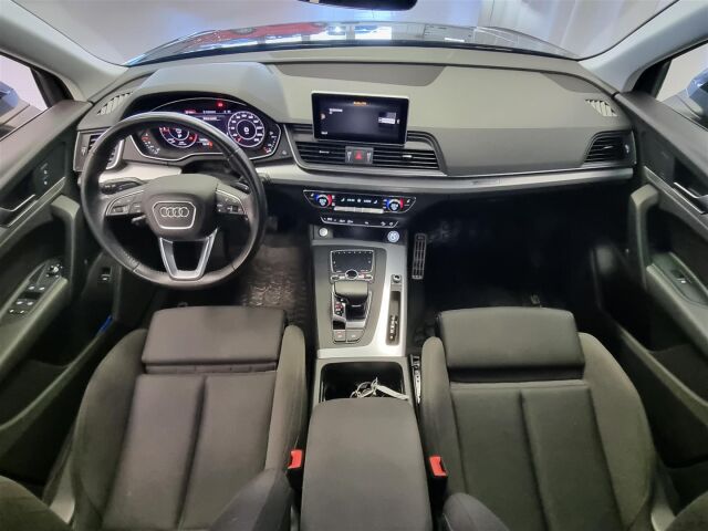 AUDI Q5 2017 Business Sport 2,0 TDI 140 kW quattro S tronic / Matrix / P-Kamera / Navi / Koukku /