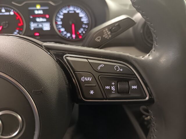AUDI Q2 2017 Business 1,4 TFSI COD 110 kW S tronic**OIKHEINKI SIISTI JA HYVIN PIDETTY**
