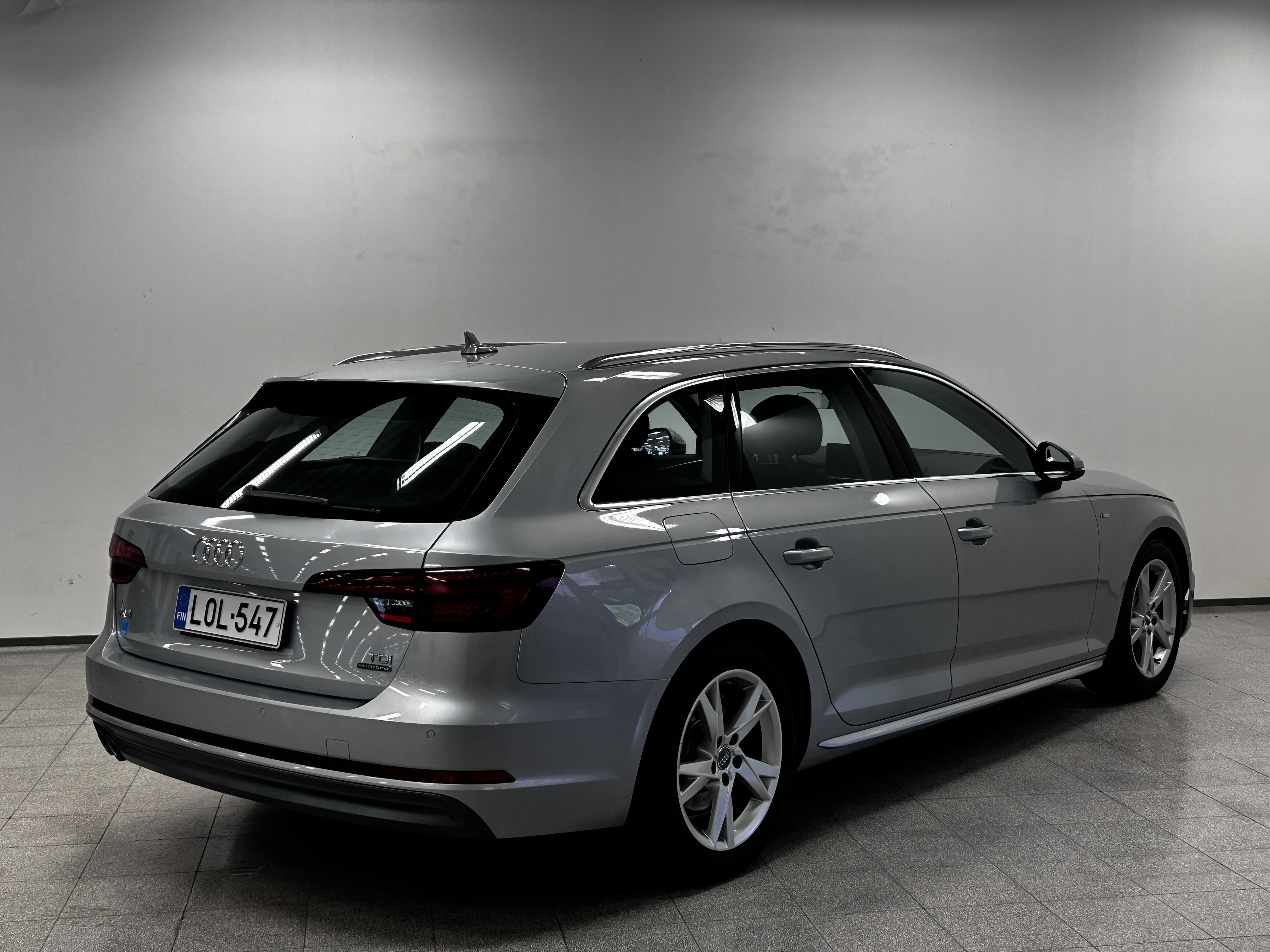 Audi A4 2018, kuva 4/14