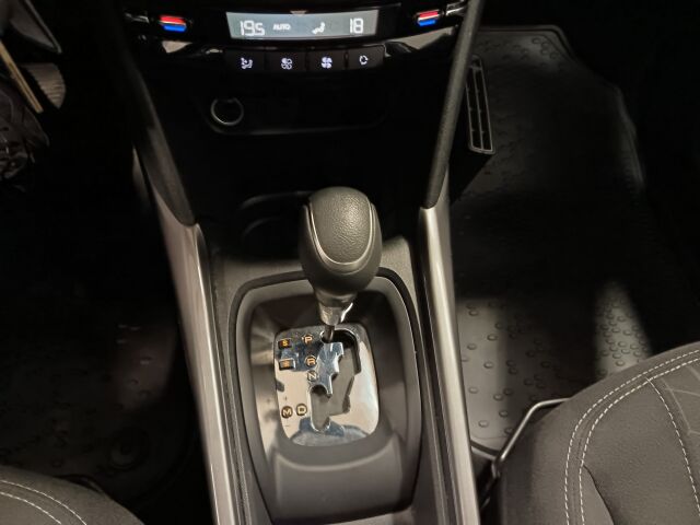 PEUGEOT 2008 2018 Motion PureTech 110 Aut. ** VÄHÄN MAKIAMPI PIKKULEIJONA JA VIELÄ AUTOMAATTIKI AIAI SENTÄÄN!!