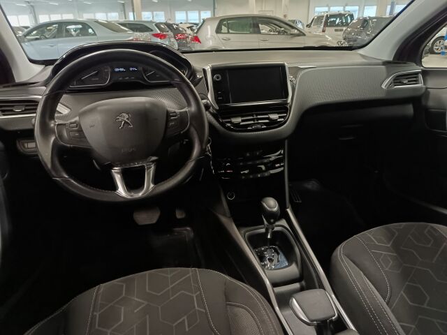 PEUGEOT 2008 2018 Motion PureTech 110 Aut. ** VÄHÄN MAKIAMPI PIKKULEIJONA JA VIELÄ AUTOMAATTIKI AIAI SENTÄÄN!!