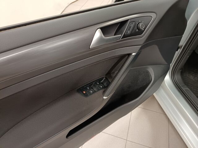 VOLKSWAGEN Golf 2019 Variant Comfortline 1,5 TSI EVO 96 kW (130 hv) BLUEMOTION DSG-automaatti